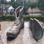 Foto 3 Monumento a los Zapatos Viejos